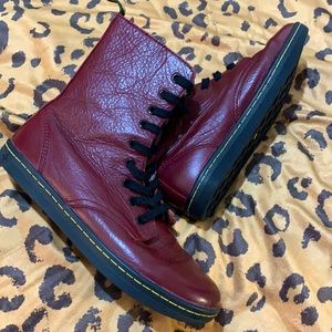 Dr. Martens strarford AW004